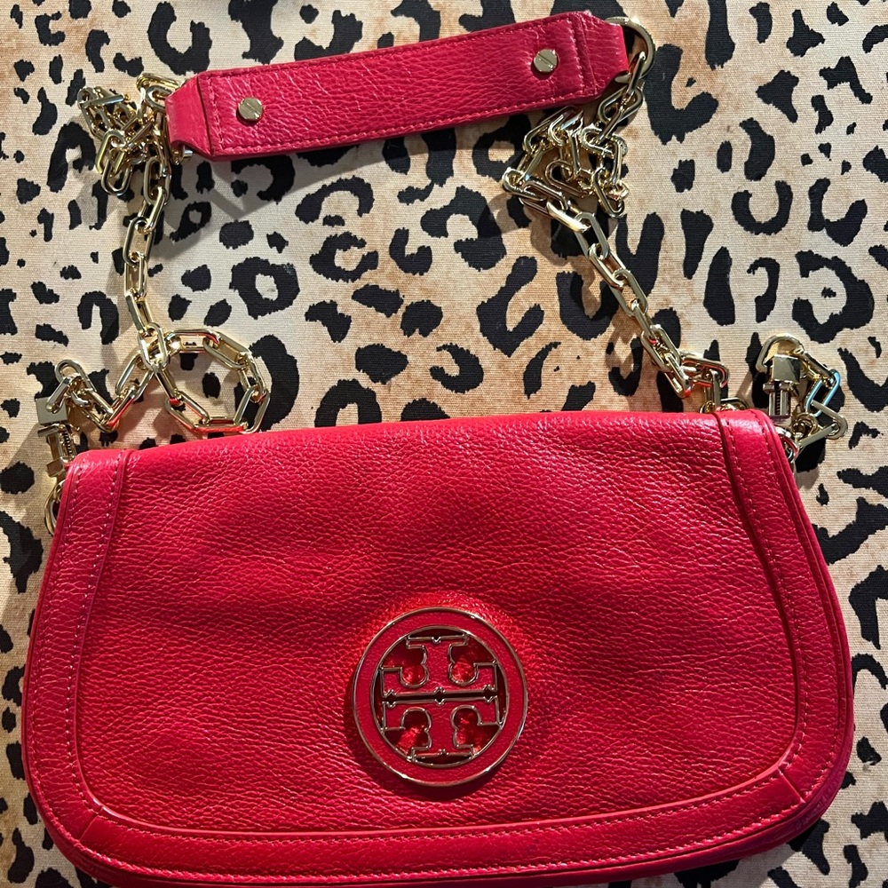 Tory Burch Amanda Logo Clutch Bag- hot pink
